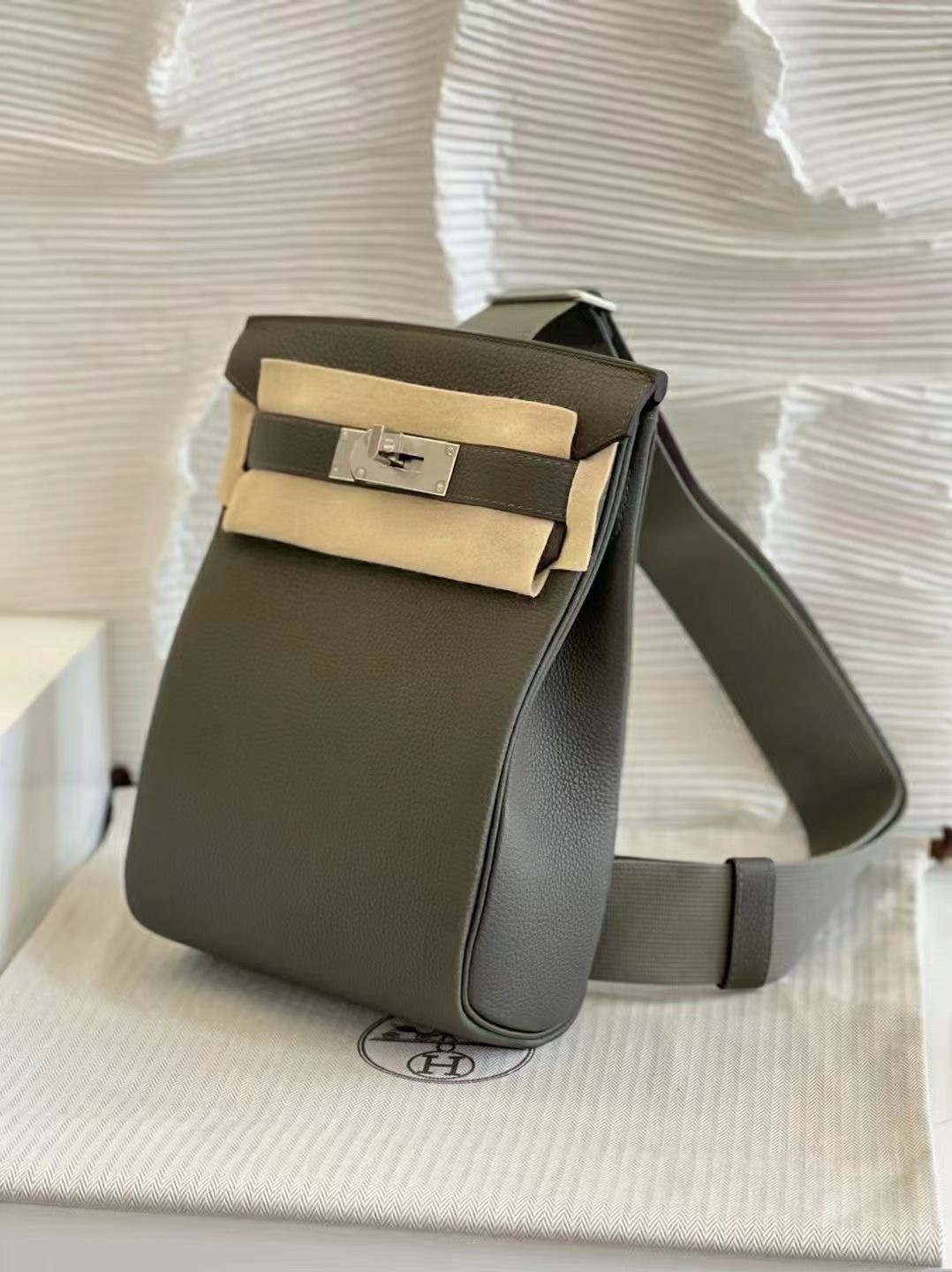 HERMÈS Hac a Dos PM backpack in Blue Night Togo leather with Palladium  hardware-Ginza Xiaoma – Authentic Hermès Boutique